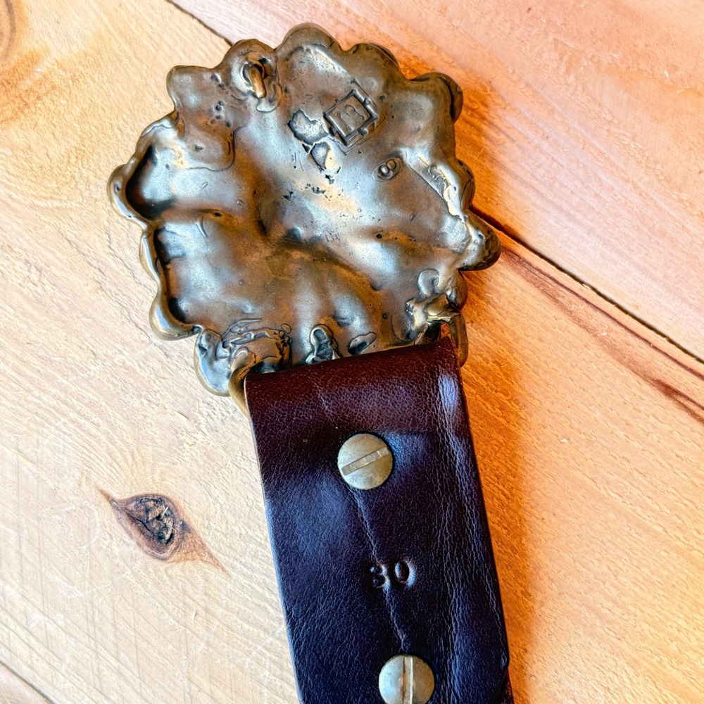 Y2K Boho Leather Belt w/ Chunky Brass Flower Buckle – Fits 30 - Picture 10 of 13
